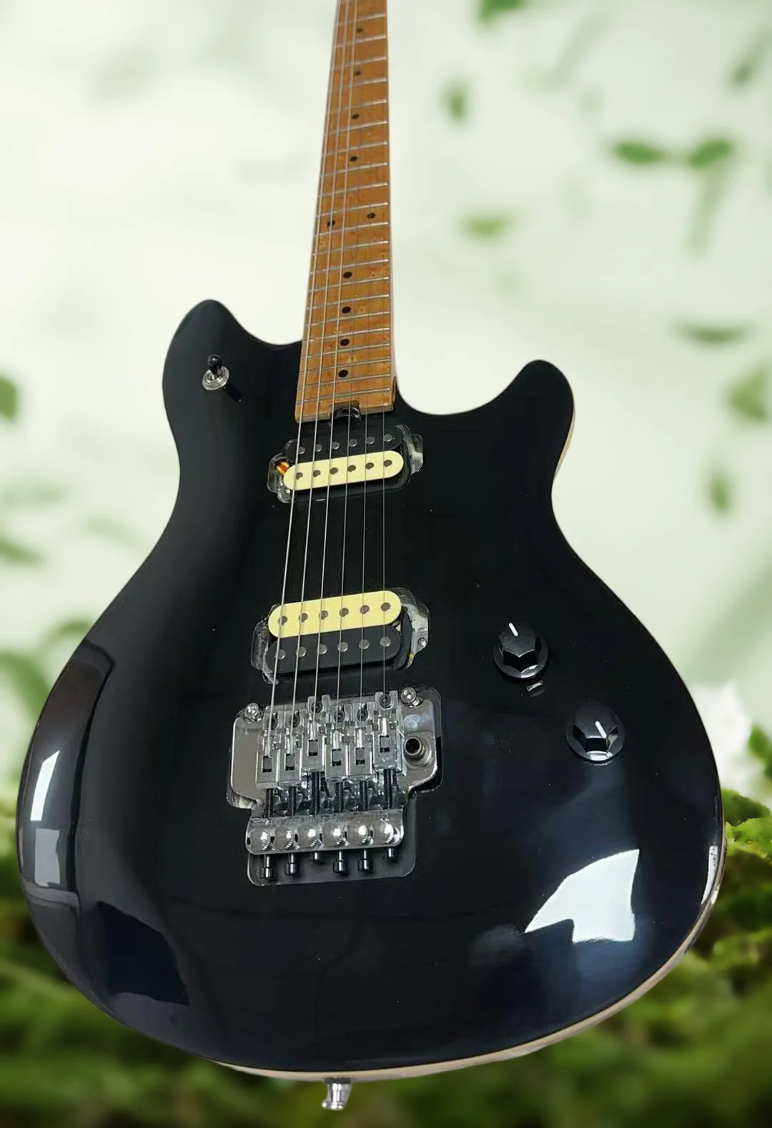 

Гитара PEAVEY US A Signature Wolf g Black