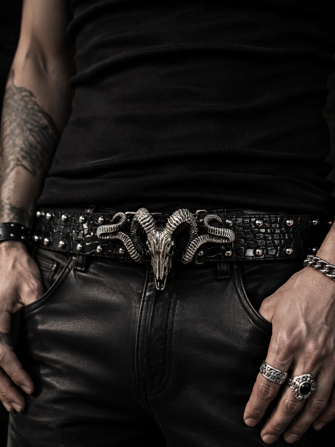 Black Antelope Horn Oversized Buckle Belt, Crocodile Pattern Studded Belt with Vintage Skull Head Buckle, Gothic