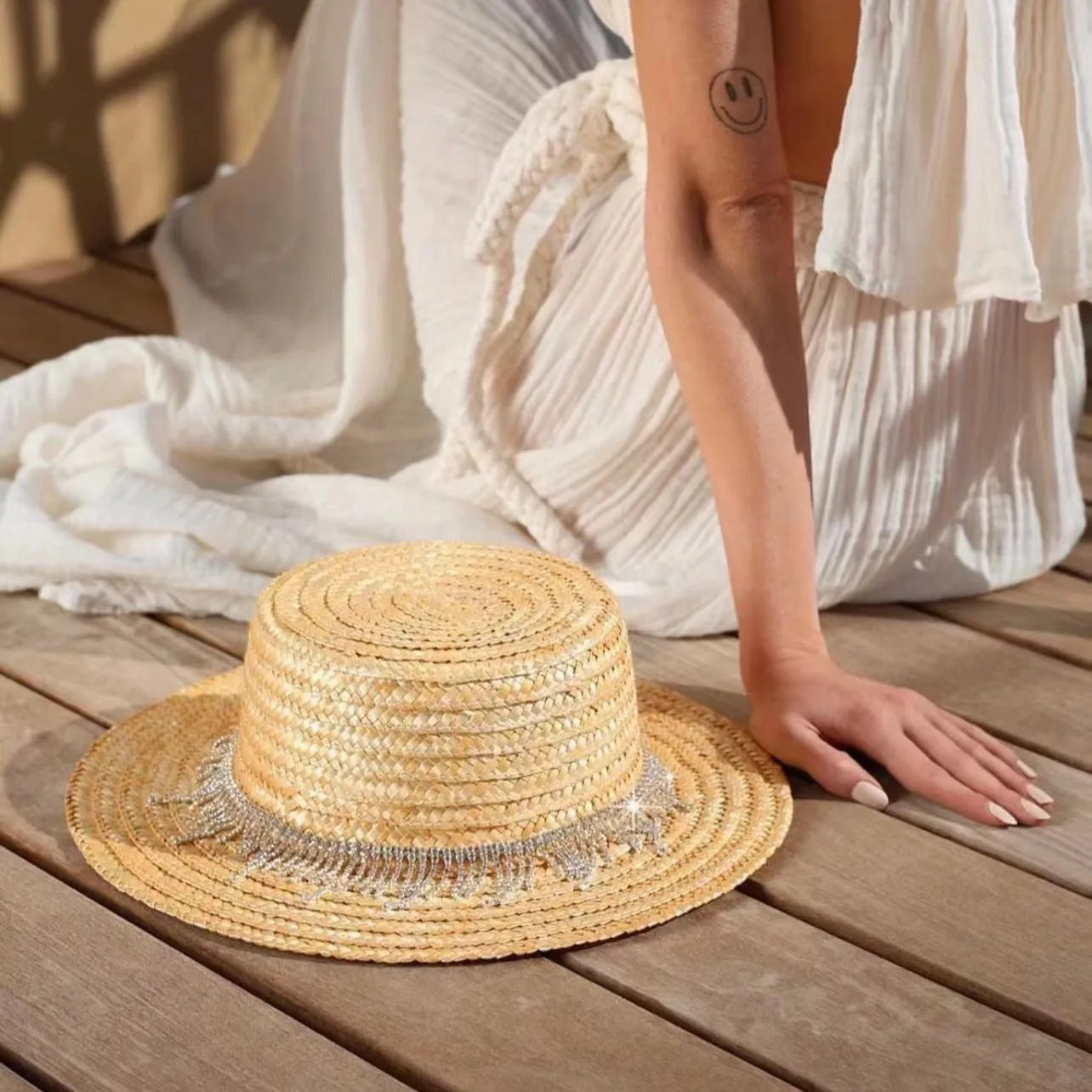 Flat Top Rhinestone Tassel Straw Hat With Chain, French Style Sun Hat For Beach Vacation Outdoor UV Protection