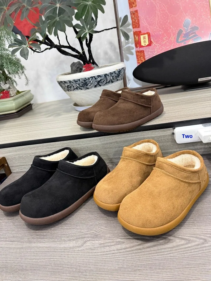 thickened-fleece-lined-winter-snow-boots-men's-outdoor-short-cotton-shoes-fur-leather-integrated-bread-shoe-retro-style-low-heel
