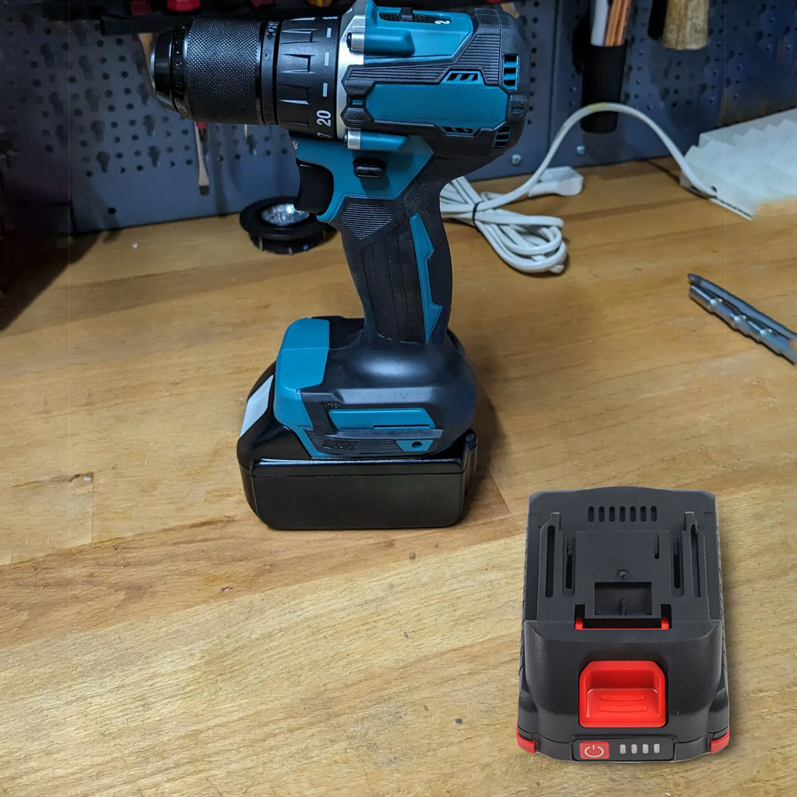 

1 чехол для аккумулятора Чехол для аккумулятора Пластиковый корпус для аккумулятора Металлическая печатная плата Пластиковый чехол для аккумулятора Ящик для хранения электроинструментов Напряжение заряда