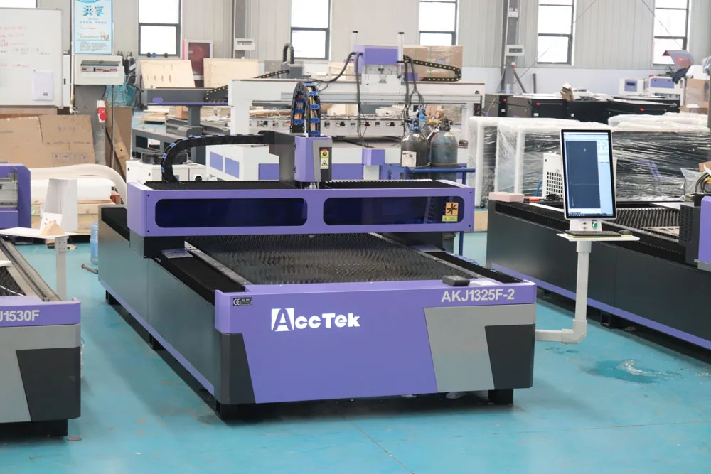 Cortador do laser da fibra do MDF com 2 cabeças, aço do metal e metaloide, 1500W combinado com o Co2 90W 150W