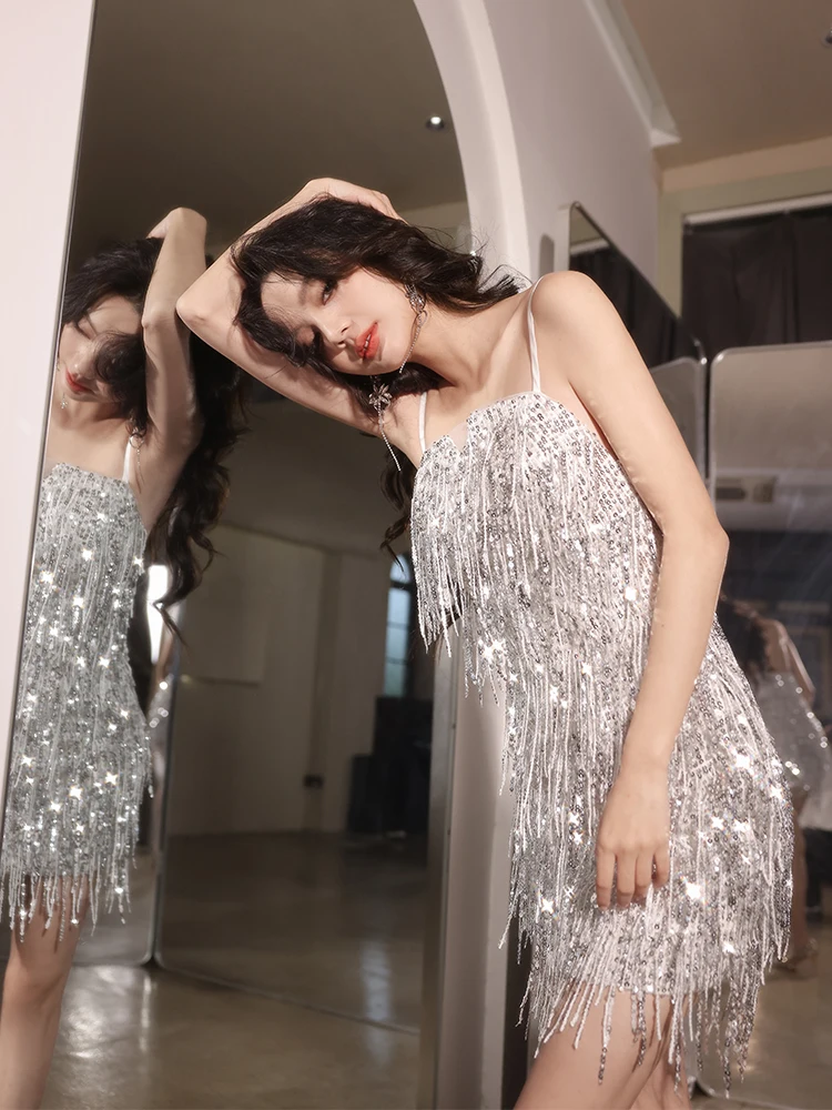 

Сексуальный короткий костюм для латиноамериканских танцев с пайетками и бахромой для взрослых, нарядный, для дня рождения, без бретелек, из высококачественного полиэфирного волокна, короткая юбка