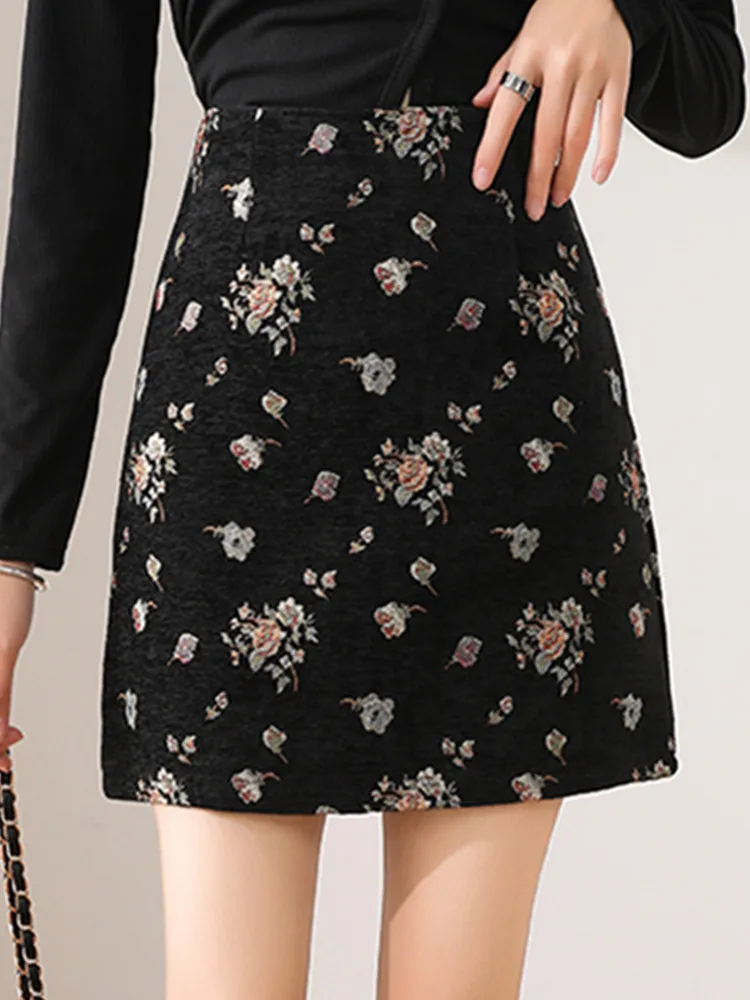 SMTHMA New Fashion Gold Jacquard Skirt New Spring 2024 French Vintage Small Fragmented Flower Skirt Short Skirt A-Line Skirt