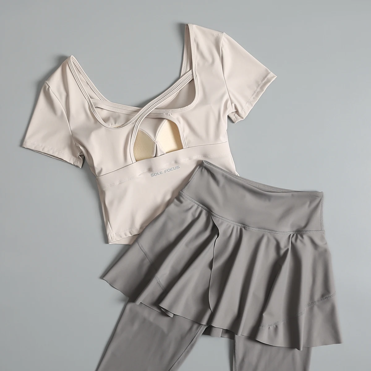 バドミントンユニフォームスポーツスーツ女性用夏の新しい速乾性プリーツテニスロングスカートランニングトレーニング登山