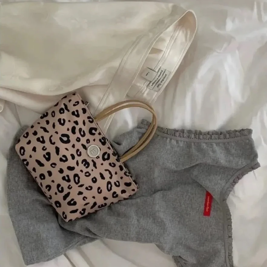 Girls Casual Tote Bag Mini Canvas Handbag Women Cute Small Bag for Travel Ladies Shopping Bag Hand-held Ladies Basket Wallet