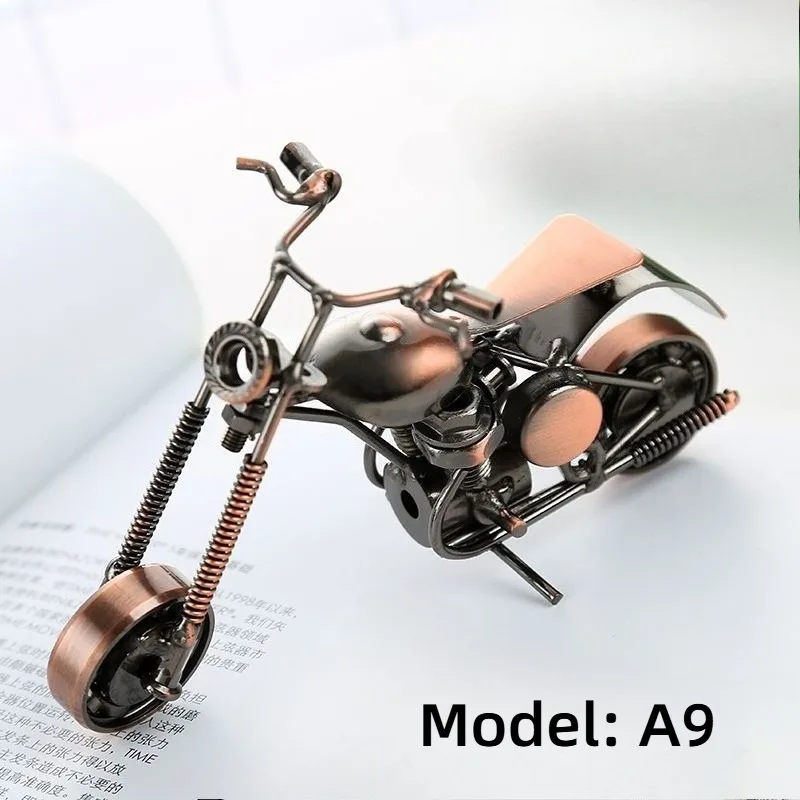 Vintage Metal Motorcycle Model Handmade Iron Chopper Motorbike Figurine Retro Bronze Motorcycle Statue Home Office Desktop Decor