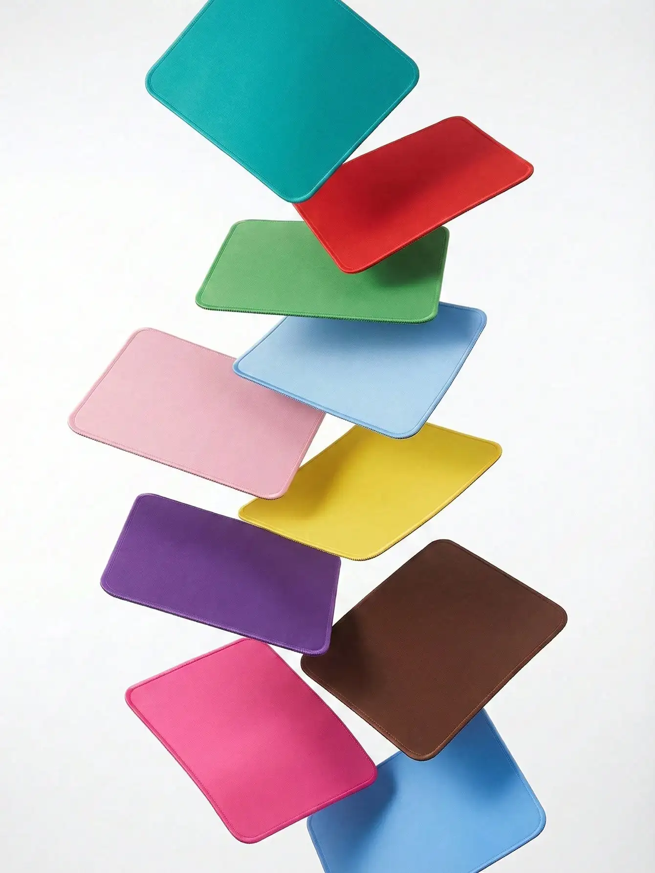 este-mouse-pad-a-prova-d'agua-possui-bordas-de-borracha-antiderrapantes-tornando-o-confortavel-portatil-e-adequado-para-uso-em-escritorio