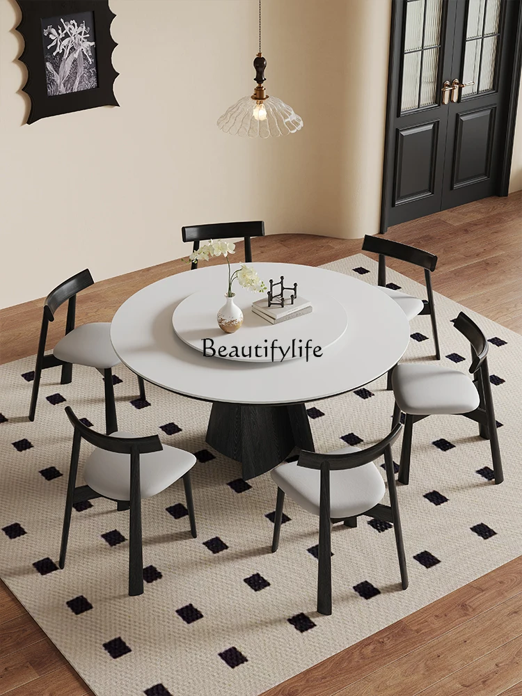 منزل من الخشب الصلب الفرنسي، شقة صغيرة إيطالية حديثة وبسيطة، طاولة مستديرة من بلاطة الصخور القديمة