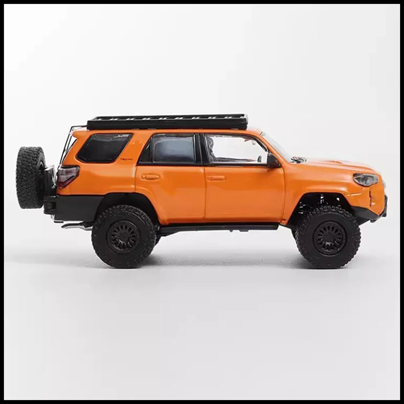 GCD 1:64 4Runner SUV 라이트 수정 버전 합금 자동차 모델 성인 기념품 선물 정적 디스플레이