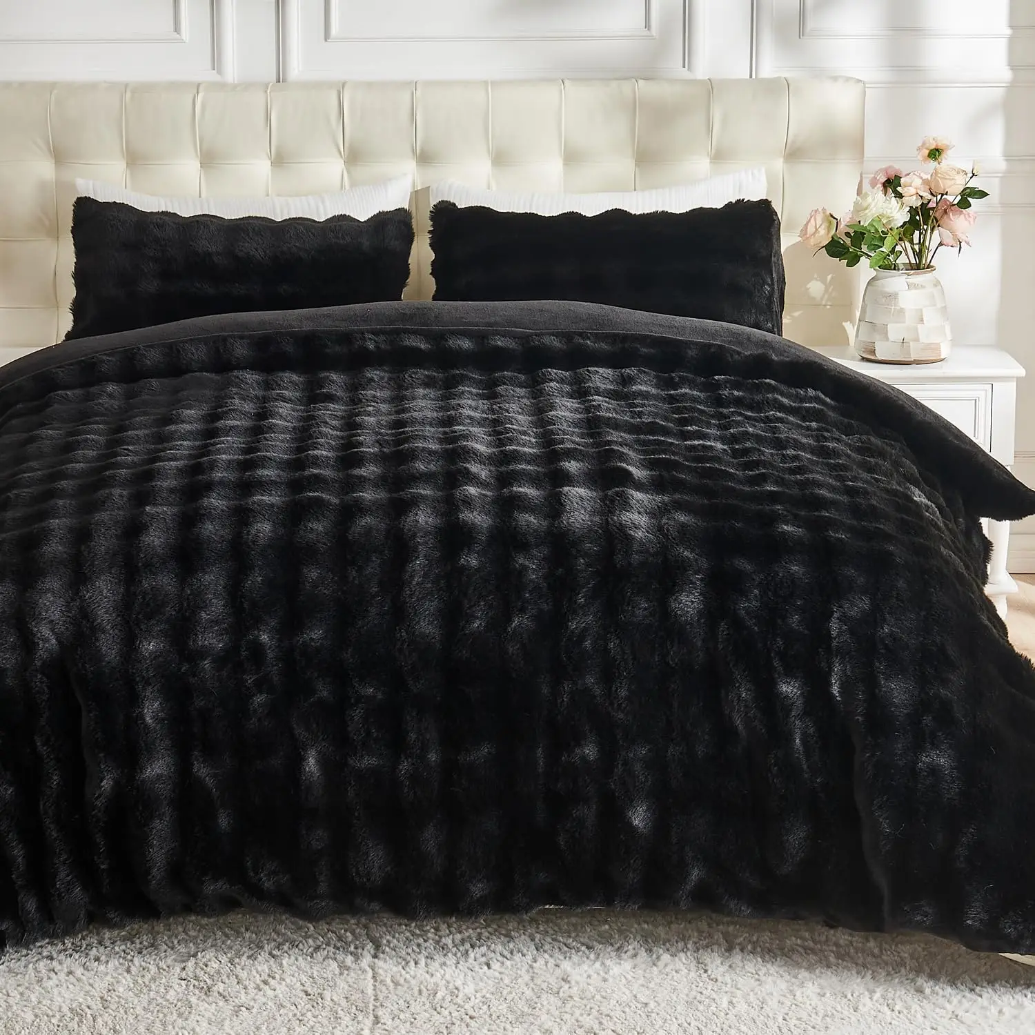 

Fluffy Faux Fur Duvet Cover King Size 3 Pieces Black Plush Bedding Set with Zipper Closure