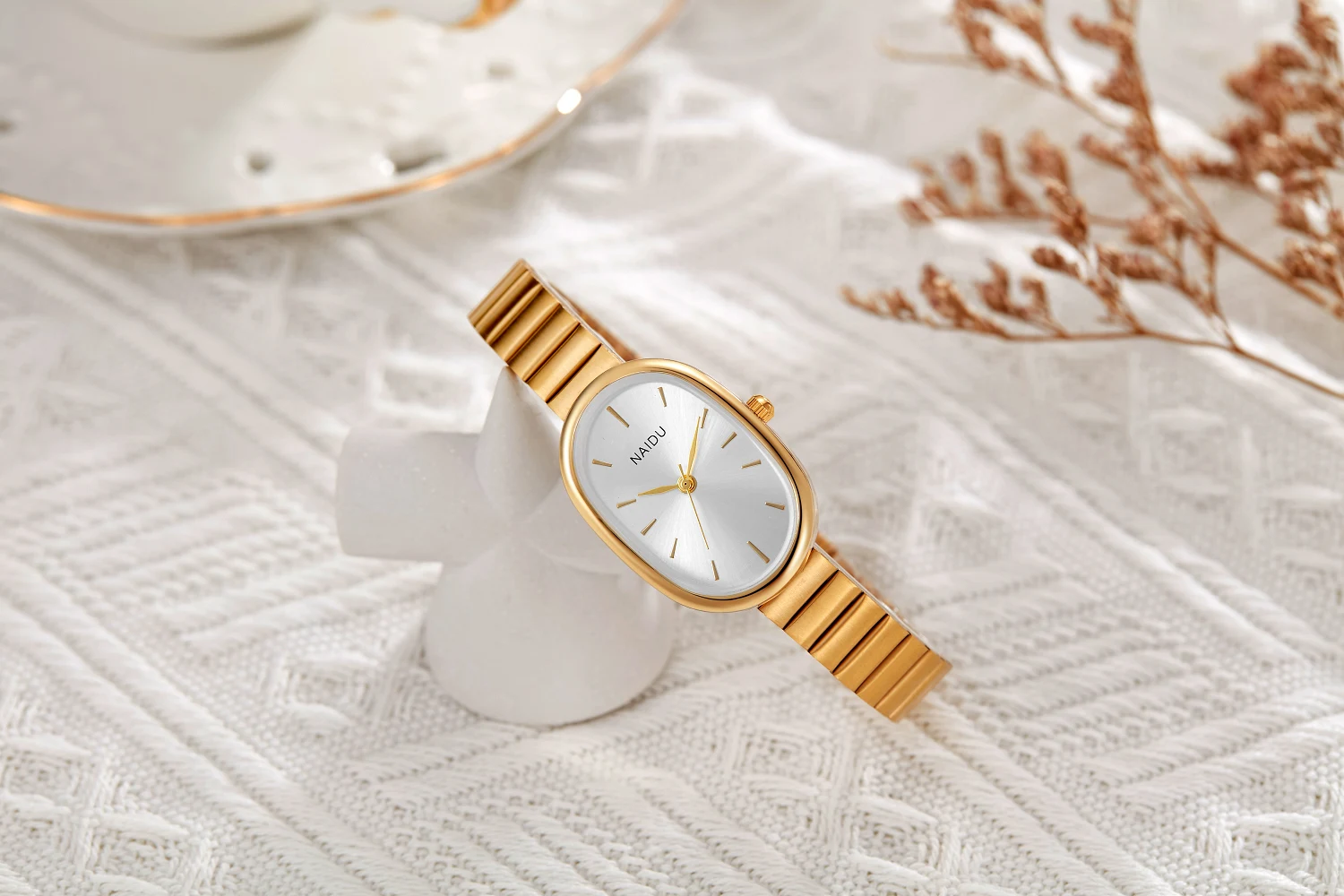 Women Quartz Watch Luxury Oval Shaped Fashion Mini Case Small Roman Numeral Dial Female Full Metal Band Watches Niche Wristwatch