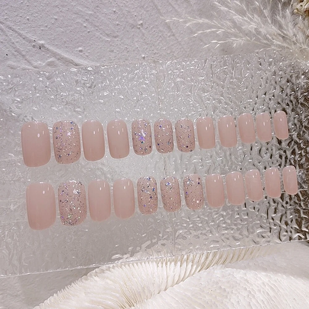 Milk Tea Artificial Finger Manicure No Smell No Harm Short Length Style for Night Club Wedding and Party