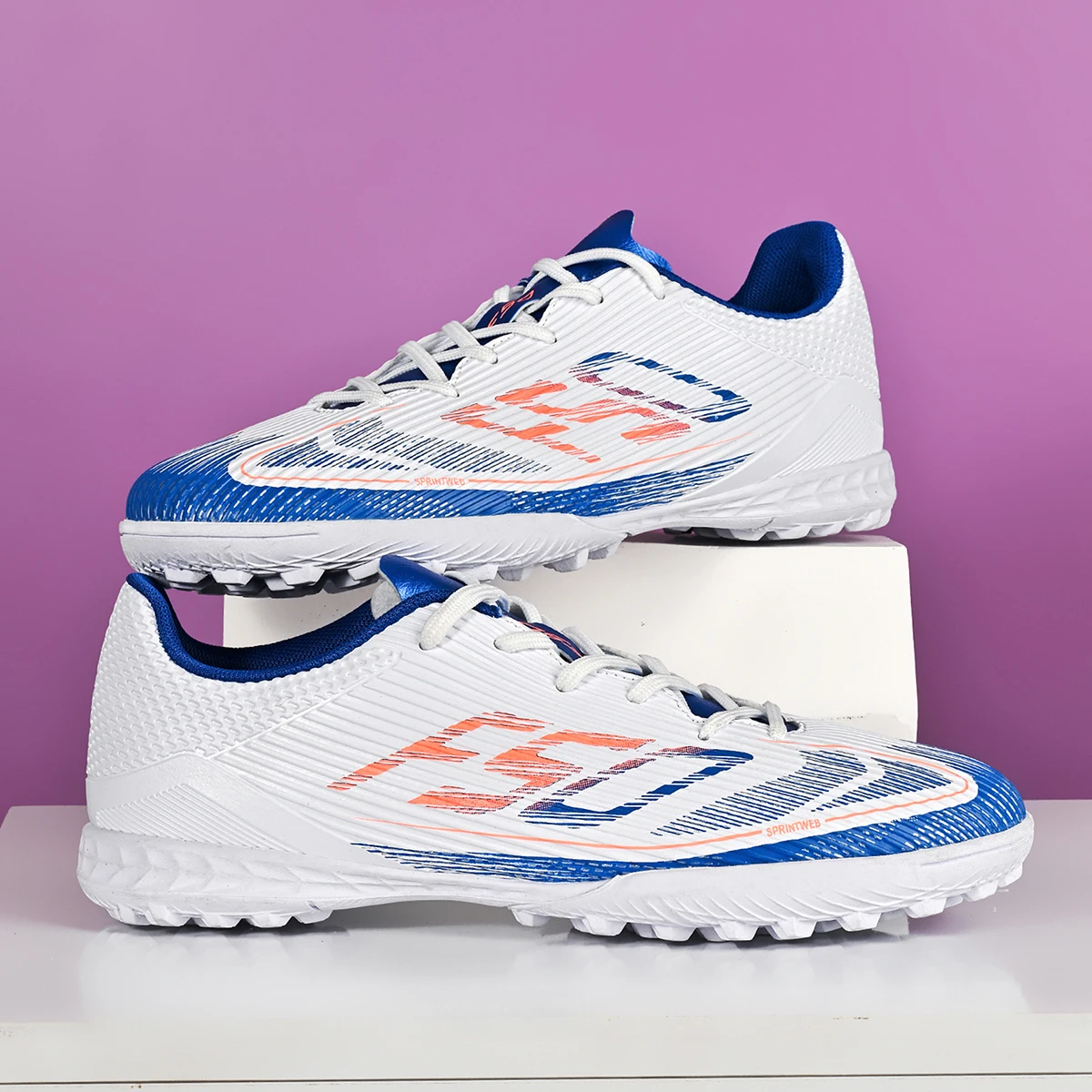 

Профессиональные футбольные бутсы: легкие, дышащие, для игры на улице (AG/FG), стабильные и эксклюзивные для любителей спорта.