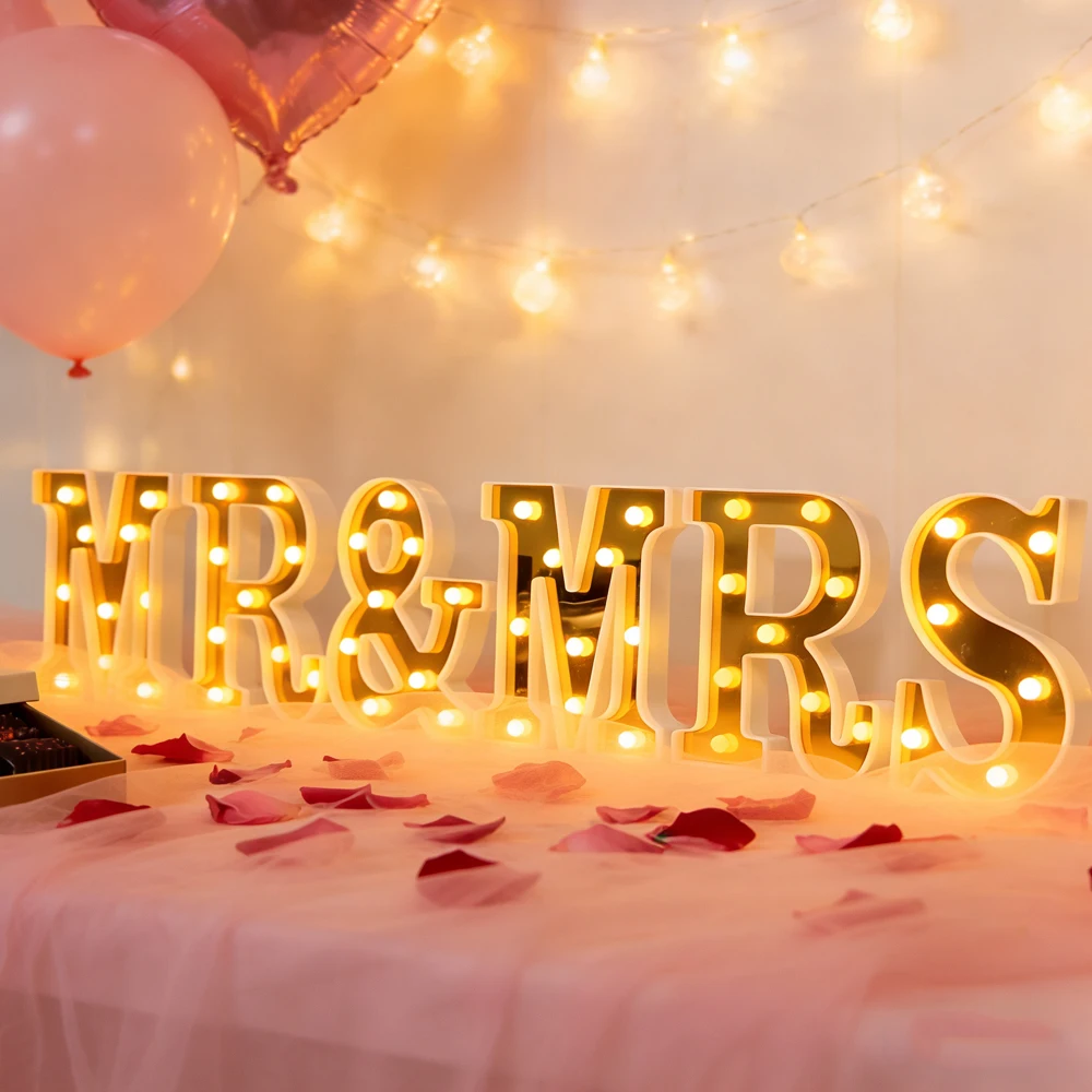 6 Pieces of Luminous Letter Lights Mr&Mrs in Gold, Romantic! Use Mr&Mrs Gold Neon Letter Lights to Shine Brightly, a Golden and Elegant Centerpiece Decoration, Suitable for Wedding Receptions and Valentine's Day Candlelight Dinners.