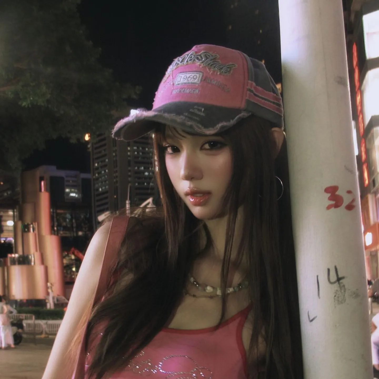 Fashion Y2K Aesthetic Frayed Trucker Hat Vintage Patch Embroidery Pink Grey Splicing Distressed Cap for Women Streetwear Outfit