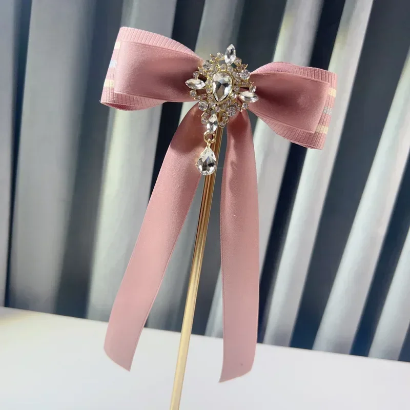 Women\'s Rhinestone Bow Tie Brooch Luxury British Korean College Style Uniform Suit Sweater Shirt Accessories Collar Flowers Pins