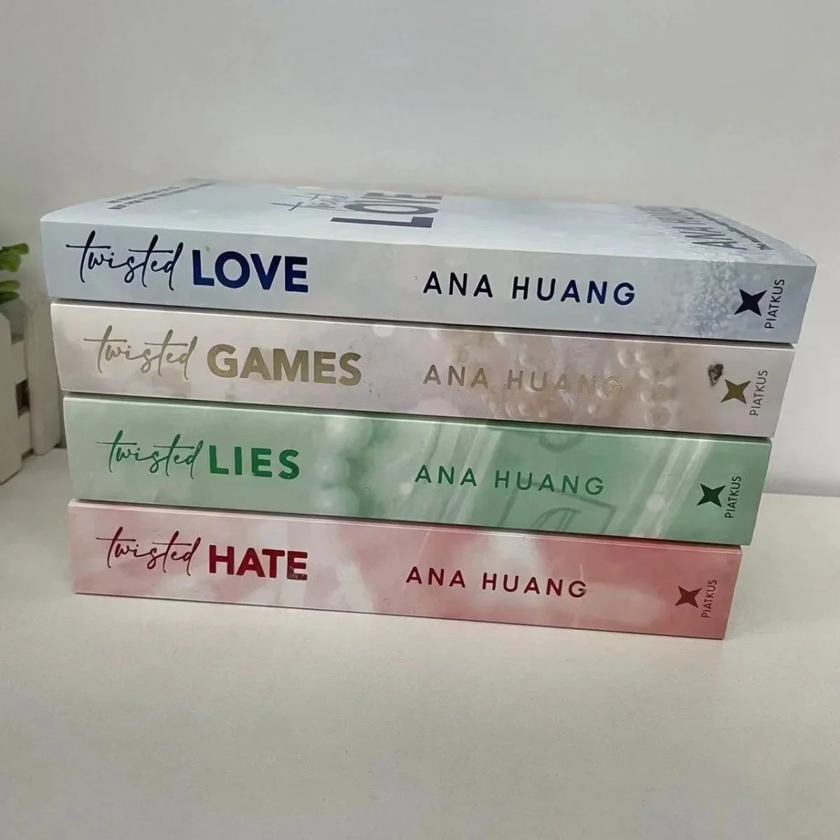 4 Books/Set Twisted Series By Ana Huang Books Love /Games / Hate /Lies Paperback English Novel Book