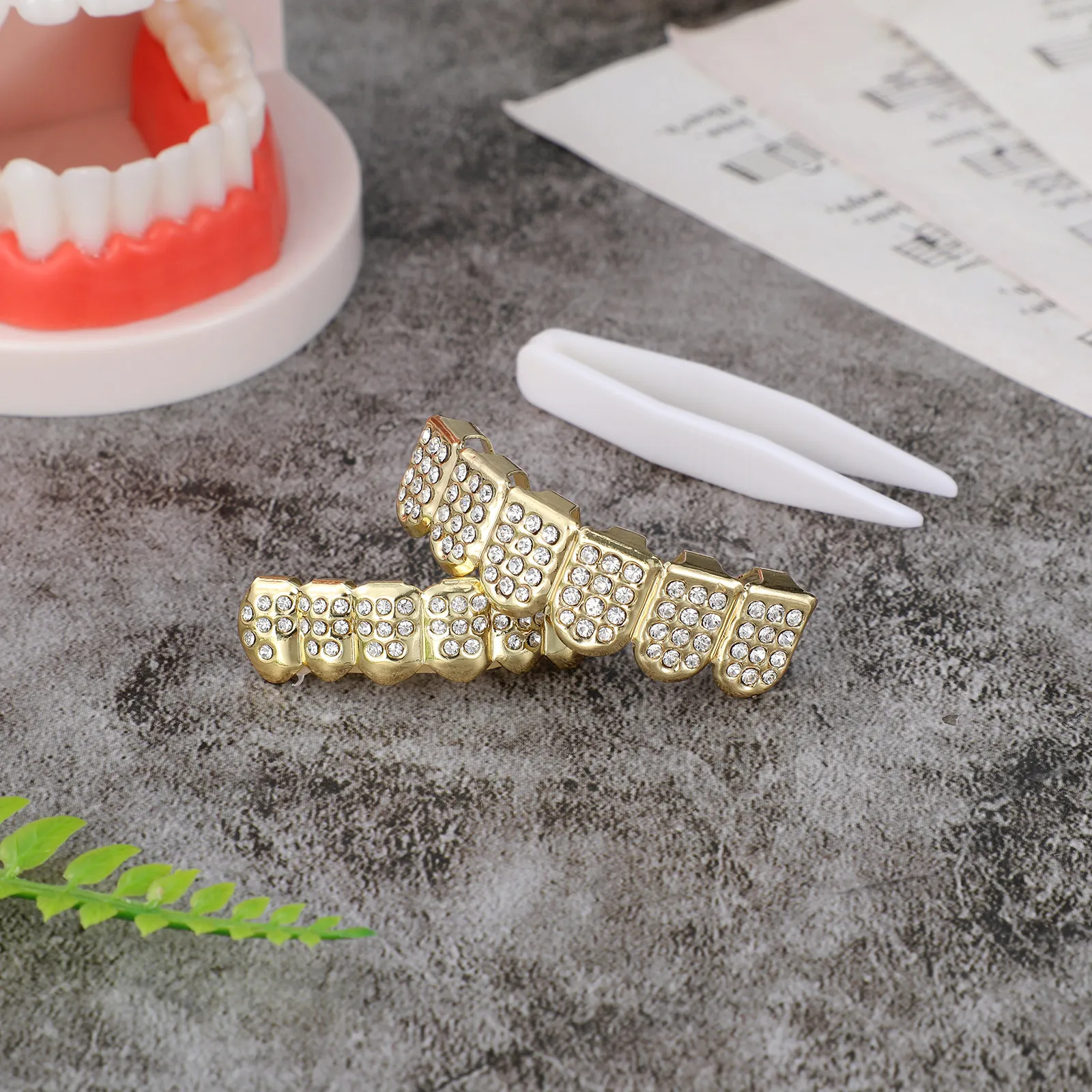 1Set Golden Copper Tooth Brace Shiny Rhinestone Teeth Decoration Adjustable Fit for Photo Halloween Party Everyday