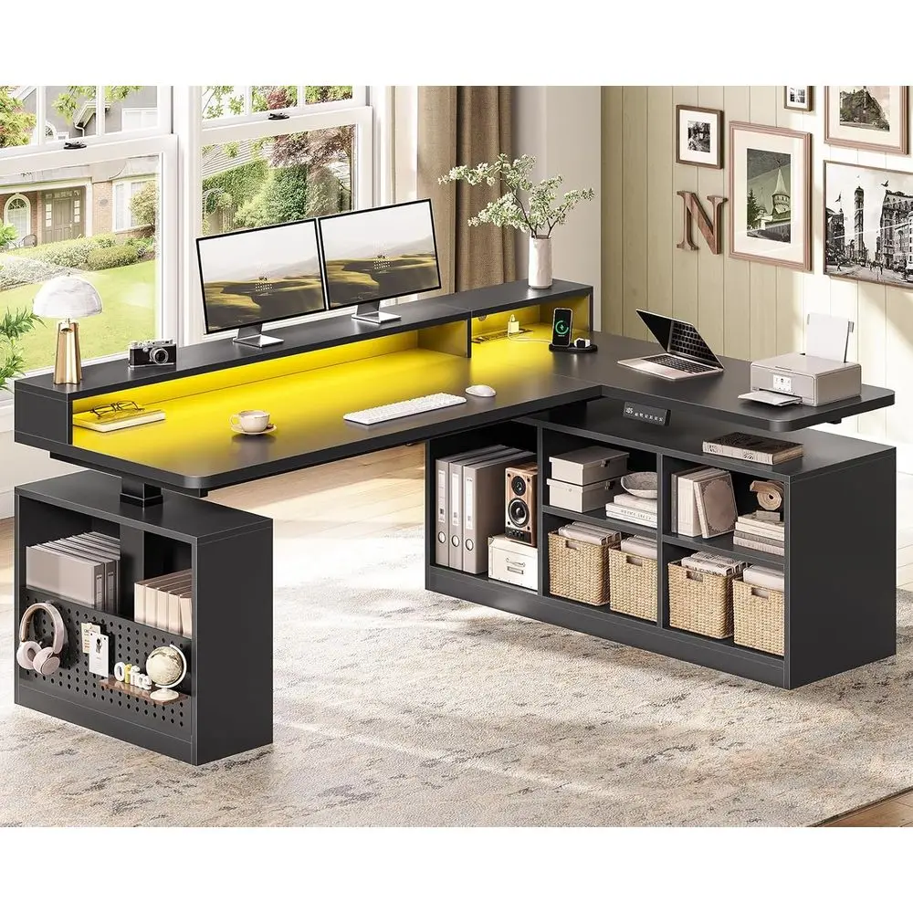 

63-дюймовый угловой электрический стол с хранилищем, светодиодной подсветкой, регулируемой высотой, розеткой и перфорированной панелью для домашнего офиса, черный