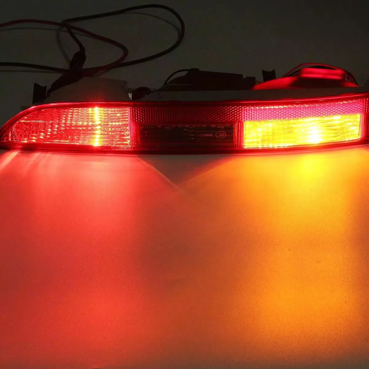 Car Rear Bumper Tail Brake Light For Audi Q5 2.0T 2009-2017 8R0945096 8R0945095 Rear Bumper Brake Light Signal Lamp