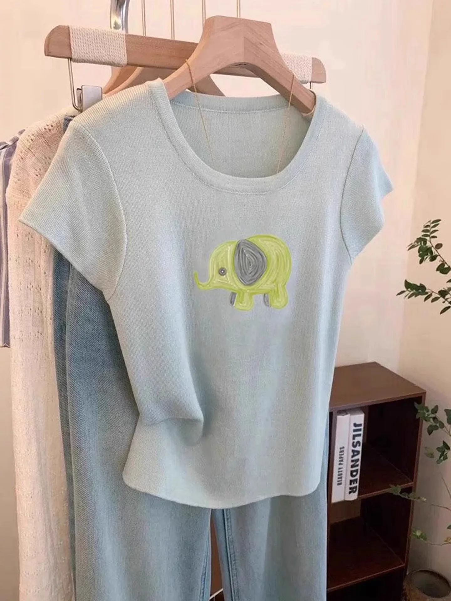 

Slimming Knitwear Summer Print Beautiful ort Sve Overhead Korean Sle Fre Sle European Goods High-End Brand Silk Top