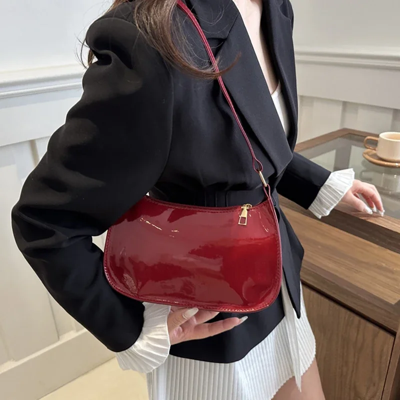 

Leather Shoulder Bag 2025 Retro Solid Color PU Vintage Patent Fashion Women's Handbags Casual Designer Hobos Underarm Bag