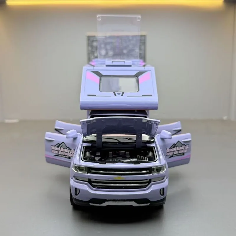 1:32 Silverado Veicolo ricreativo RV Modello di auto in lega Suono e luce Giocattolo per bambini da collezione Regalo di compleanno