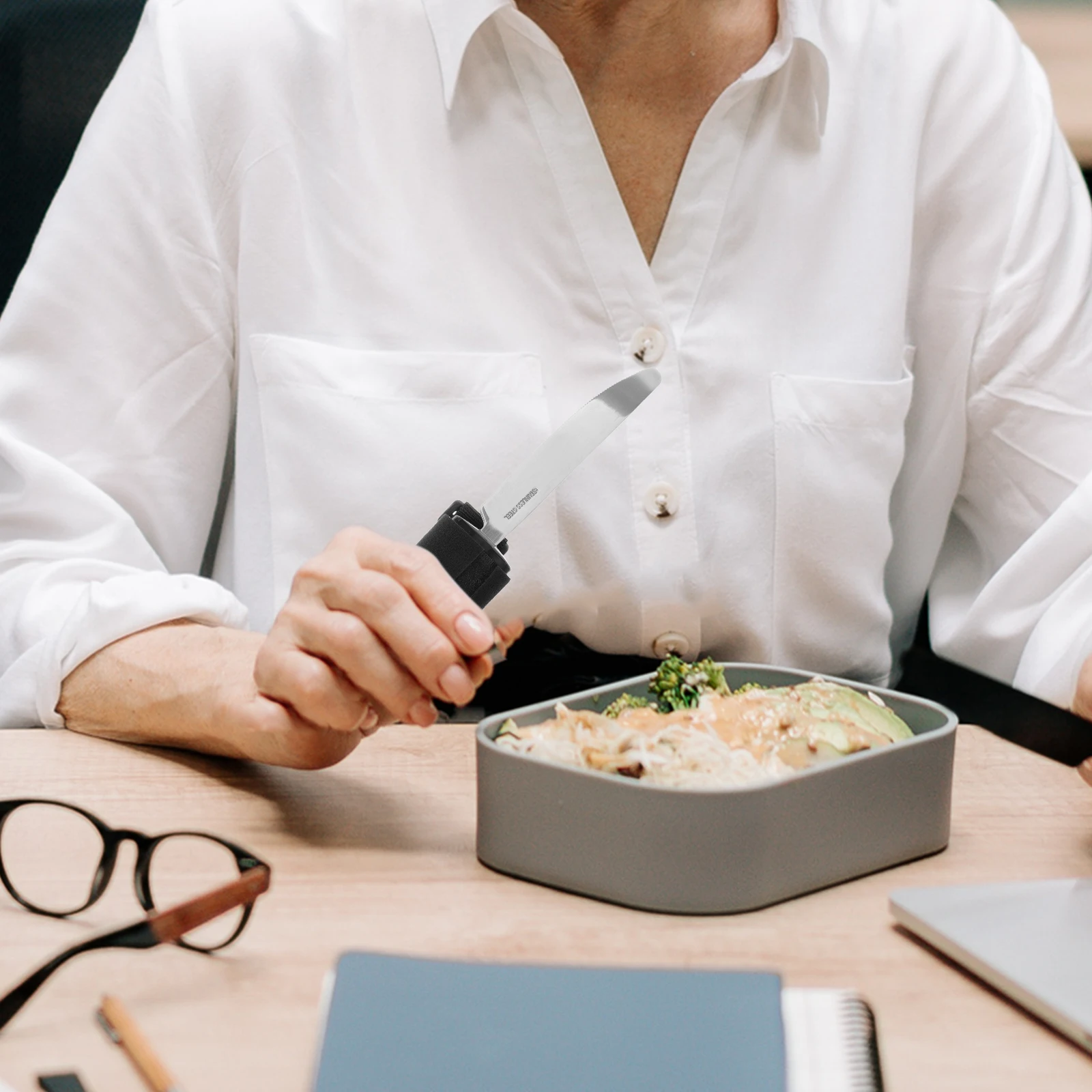 

Adaptive Dinner Cutter Anti-Slip Portable Eating Utensil For Elderly Disabled Hand Tremor Universal Cuff Rehabilitation Tool