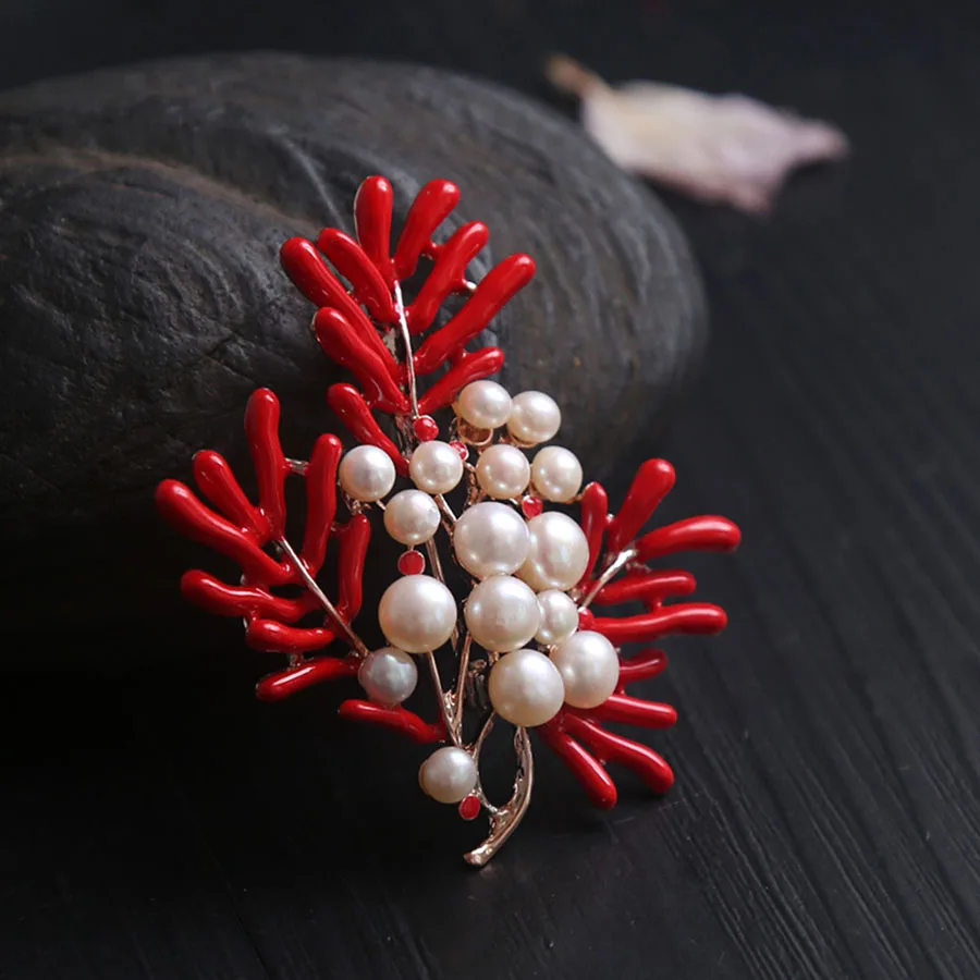 Creative Red Coral Pearl Brooch Woman Girl Party Accessories Corsage Brooches