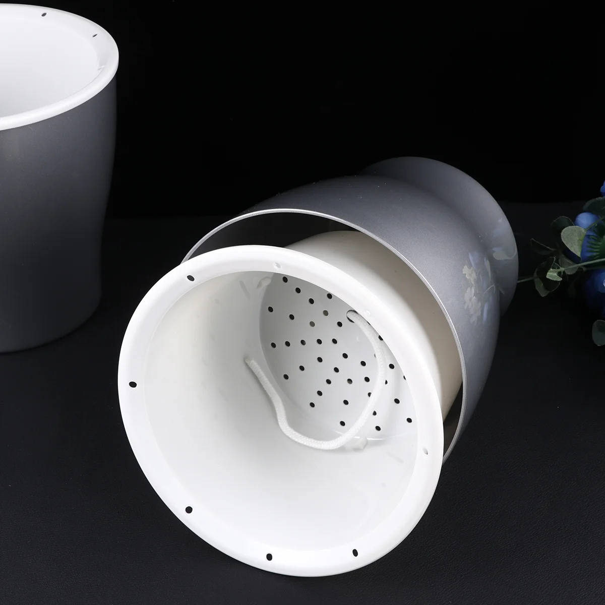 

2Pcs Self Watering Plastic Planter Durable Heat Resistant Flower Pot for Indoor Outdoor Plants Silver Small Size