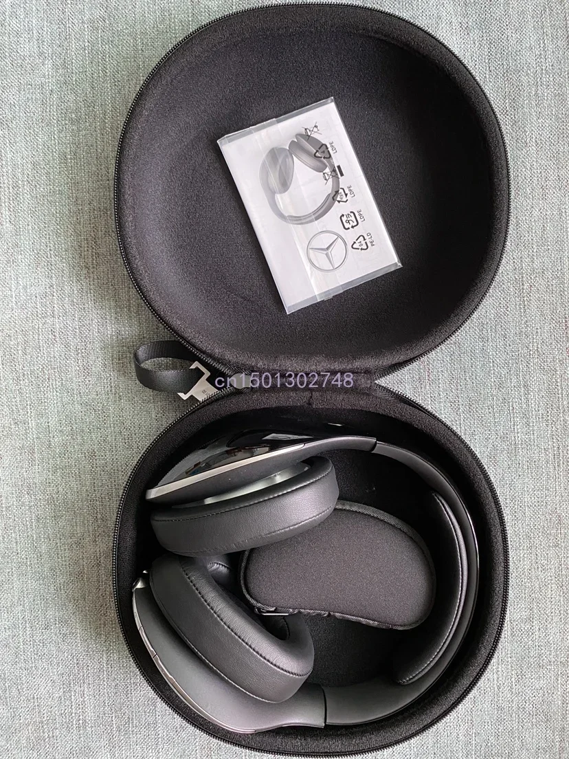 The headset Bluetooth 5.0 is suitable for Mercedes-Benz Maybach original S-class GLS series wireless headset noise reduction AKG