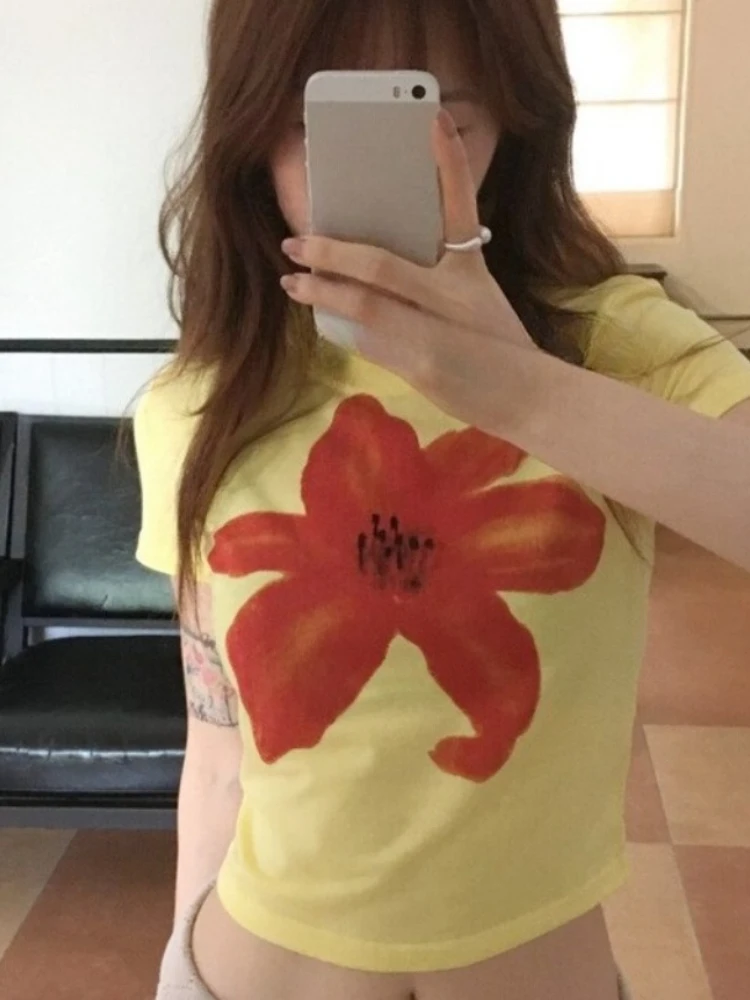

Y2k Sweet Flower Print Светло-желтые футболки с круглым вырезом Летний укороченный топ Slim Fit Футболка 2025 Новые женские топы с короткими рукавами