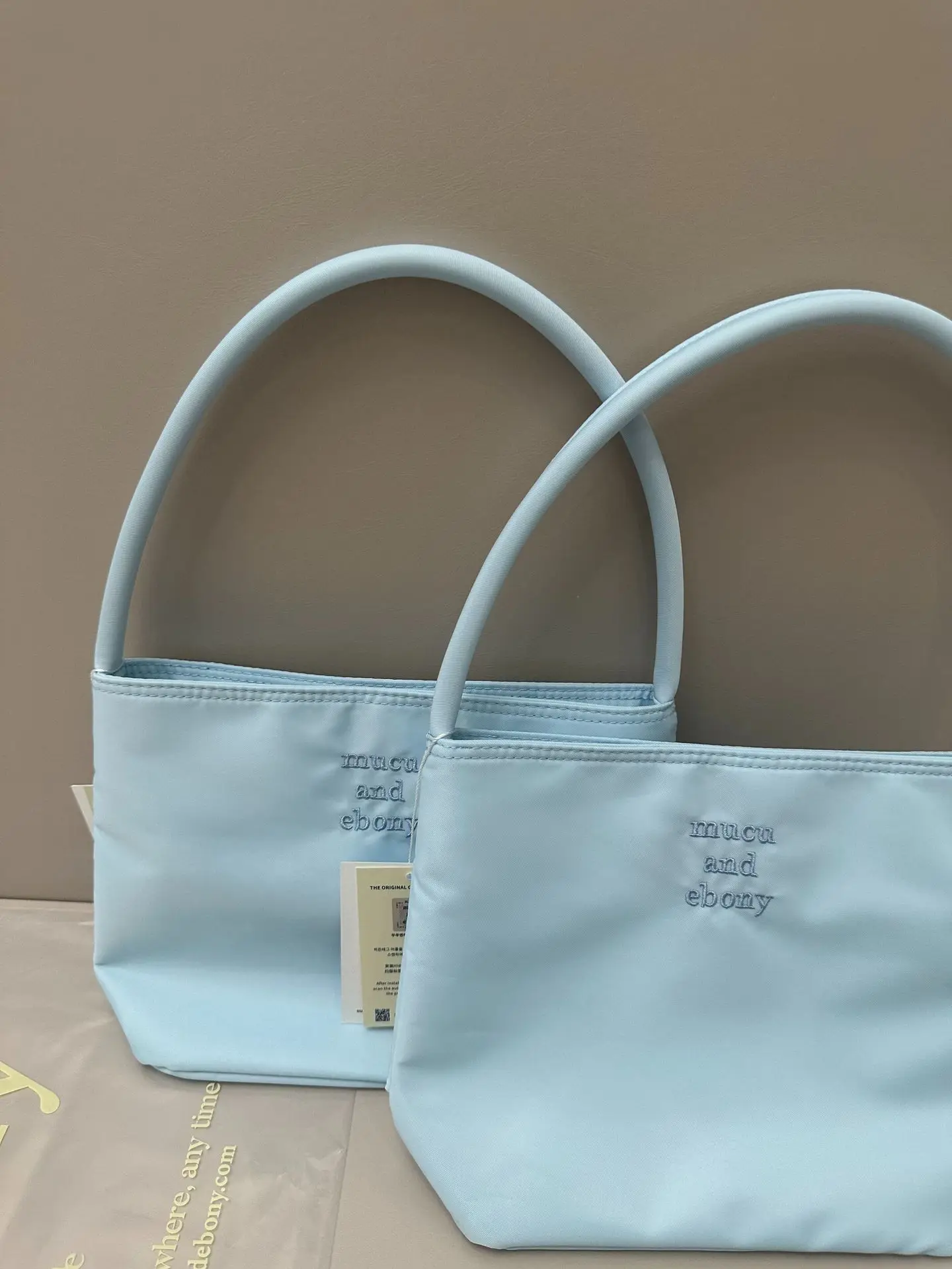 

2025 new Korean niche tote bag, hand-held small bag, nylon underarm bag