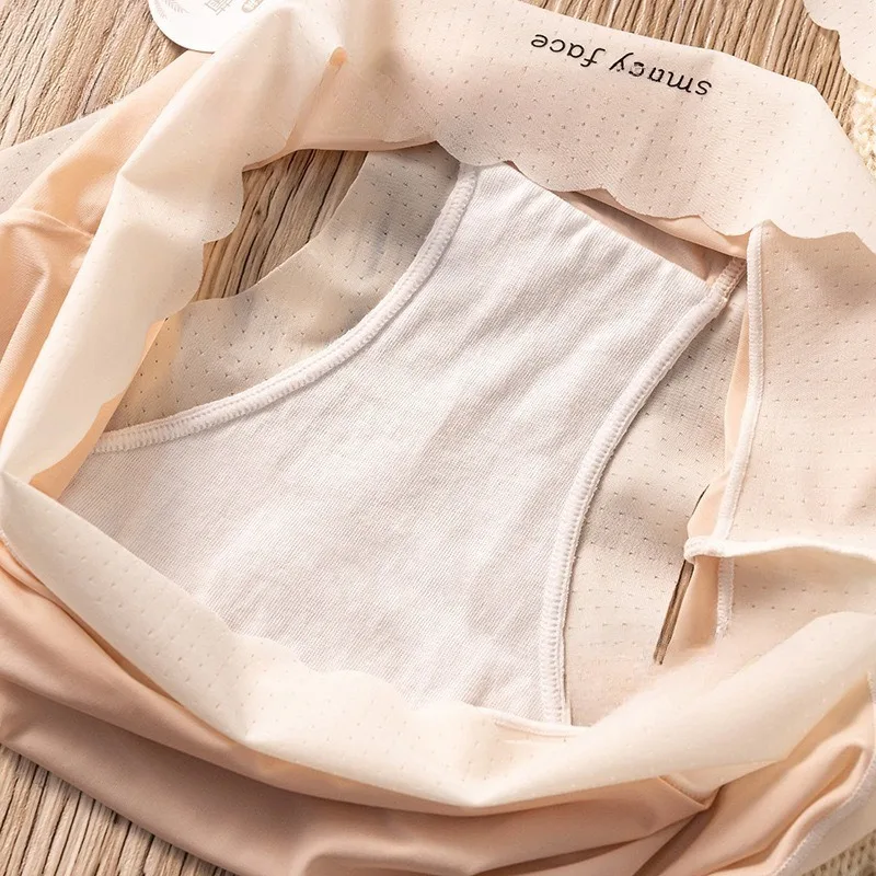Ultra-thin Ice Silk Girl Mask Mid-waist Underwear Women's Hip-hugging High Elasticity Pure Cotton Crotch Seamless Triangle Pants