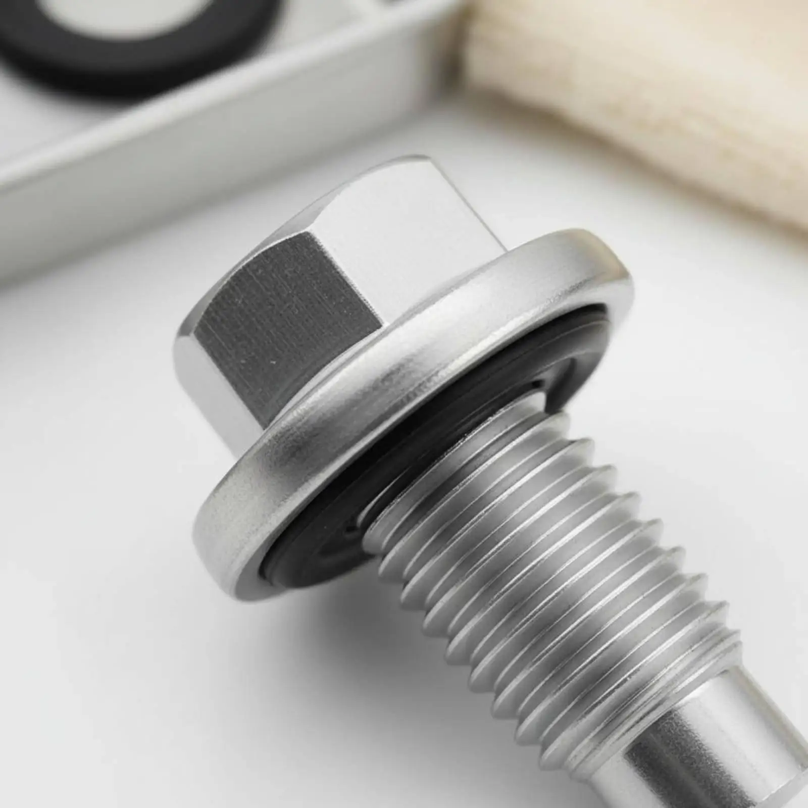 6 Pieces 12mm Oil Drain Plug Includes 5 Spare Washers Oil Drain Plug Gasket Set Zinc-Coated Automotive Part for Mechanics, DIY 6 Pieces 12mm Oil Drain Plug Includes 5 Spare Washers Oil Drain Plug Gasket Set Zinc-Coated Automotive Part for Mechanics, DIY