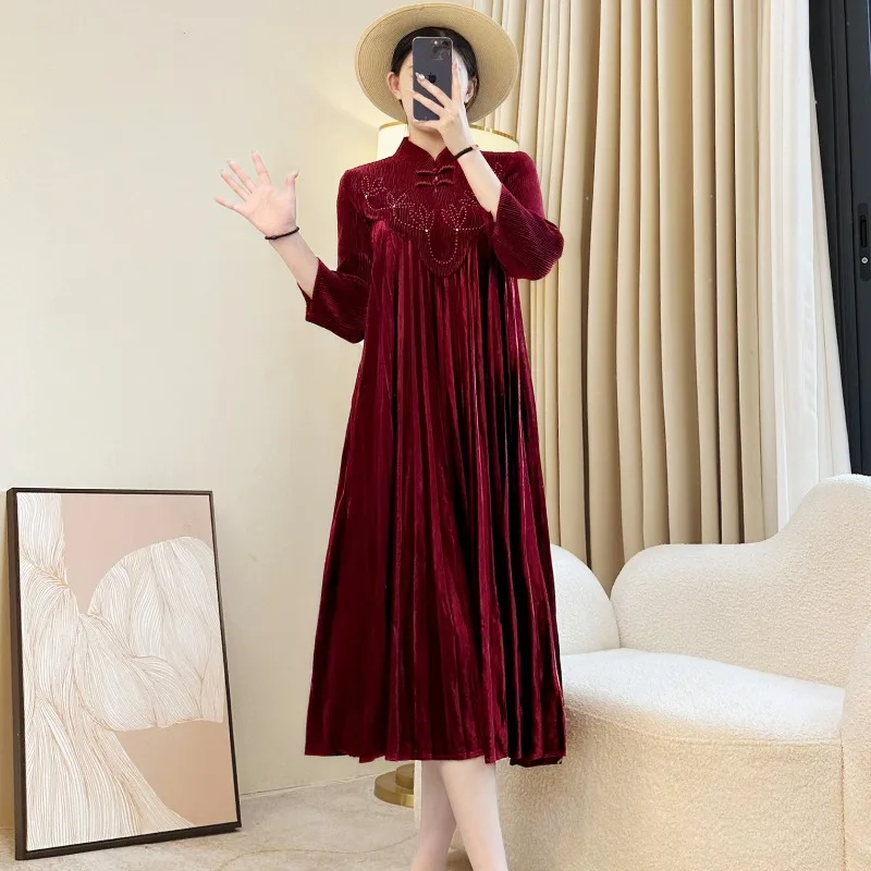 

Miyake плиссированное женское платье с длинными рукавами, осень-зима, новая нижняя юбка, элегантное модное женское красное банкетное платье больших размеров