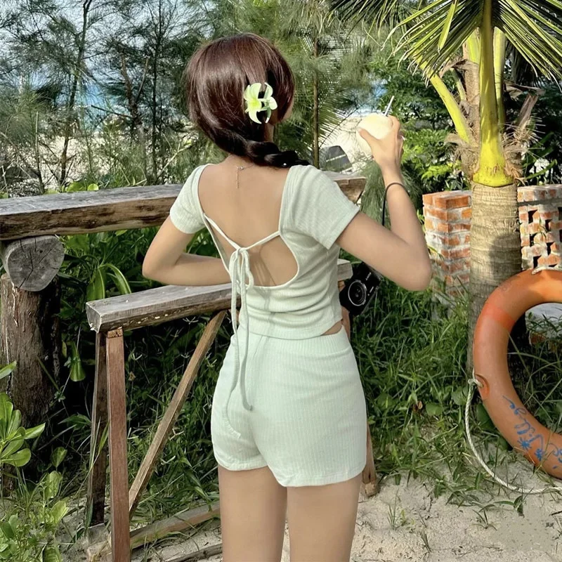 

Новый сексуальный светло-зеленый купальник бикини из двух предметов, женский корейский купальник с шортами, пляжная одежда, топ с короткими рукавами, купальные костюмы 2025