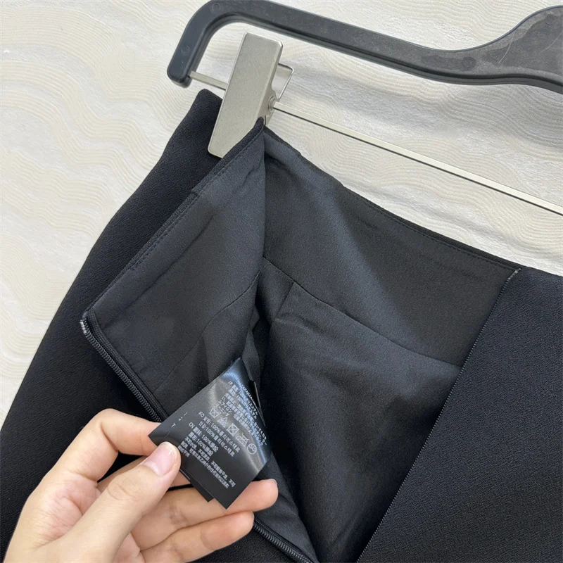 Women's skirt New high waisted slim pencil skirt for autumn 2025 Multi pocket decorative women's half skirt Casual long skirt