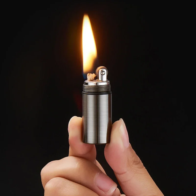 Mini Keychain Portable Lighter Outdoor Ignition Tool Grinding Wheel Open Flame Kerosene Lighter Cigarette Accessories