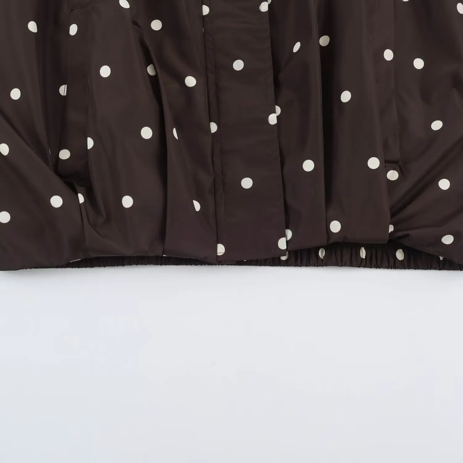 BSAY Damen Bomberjacke mit Polka-Dot-Print, kurz geschnitten, Stehkragen, elastische Ärmelbündchen, lange Ärmel, lässiges Design mit Taschen, kurze Oberbekleidung. – Detail 16