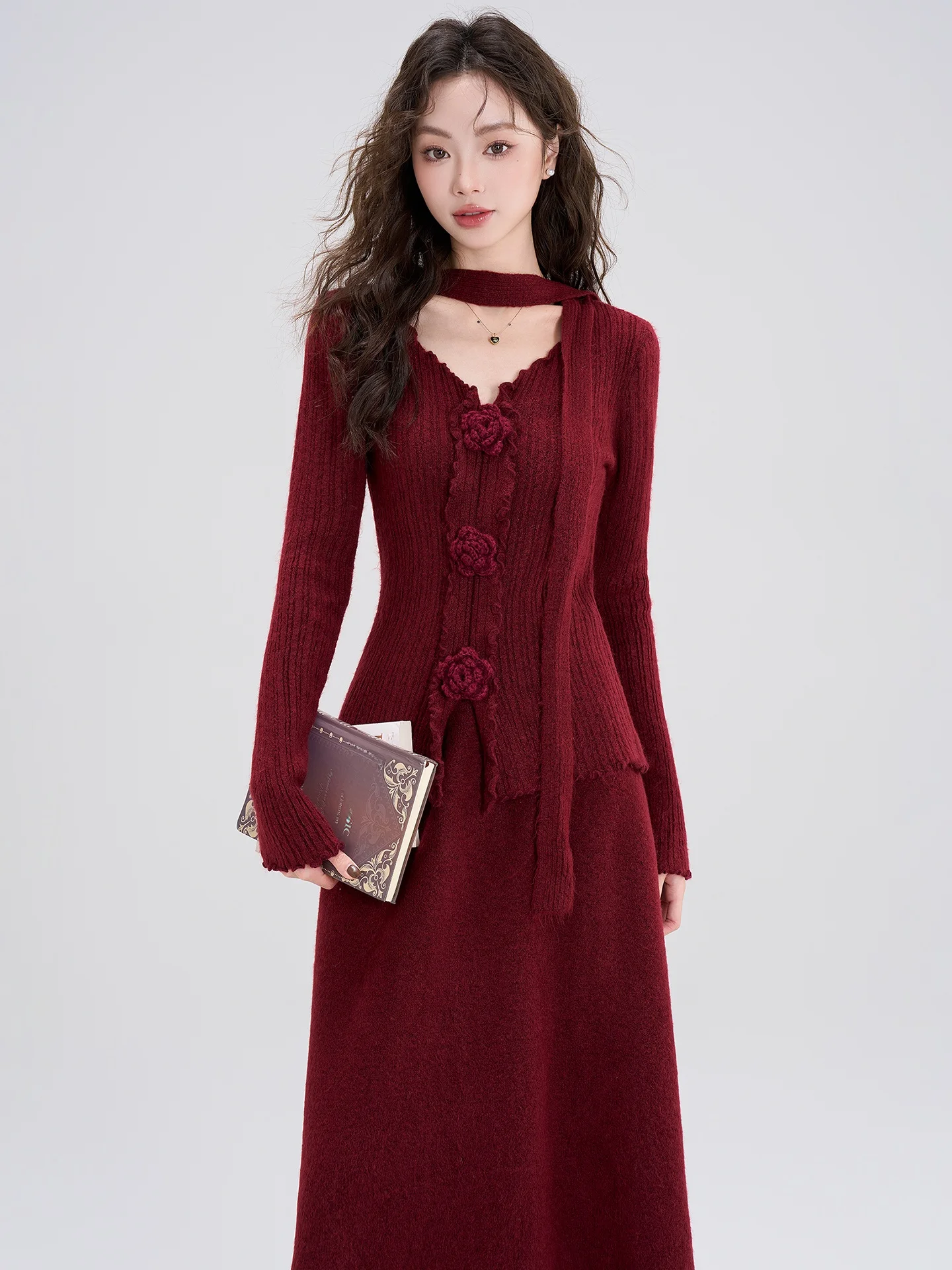 

Elegant Autumn Winter Set Women's 3D Flower Knitted Top with Half Skirt Two-Piece Suite Fashionable New Year's Clothing