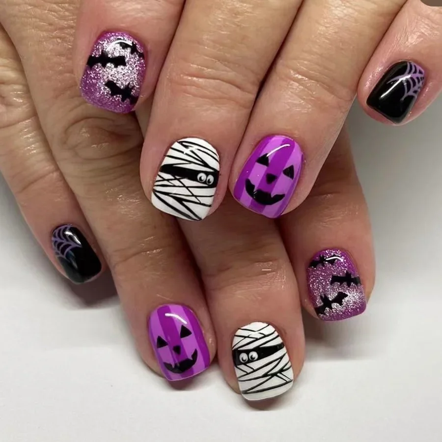 Envolturas de uñas para Halloween, 24 piezas, acabado brillante con lindos fantasmas, murciélagos, telarañas y detalles de purpurina para manicura festiva escalofriante