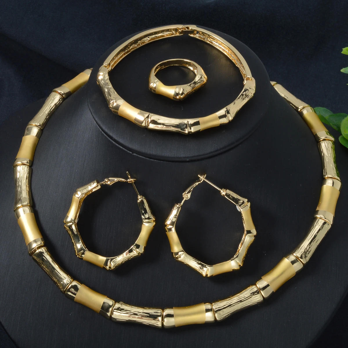 

4pcs Set Bamboo Joint Dubai Bride Wedding Set Necklace Bracelet Ring Earring Jewelry Set Hollow Accessories For Friends Gifts