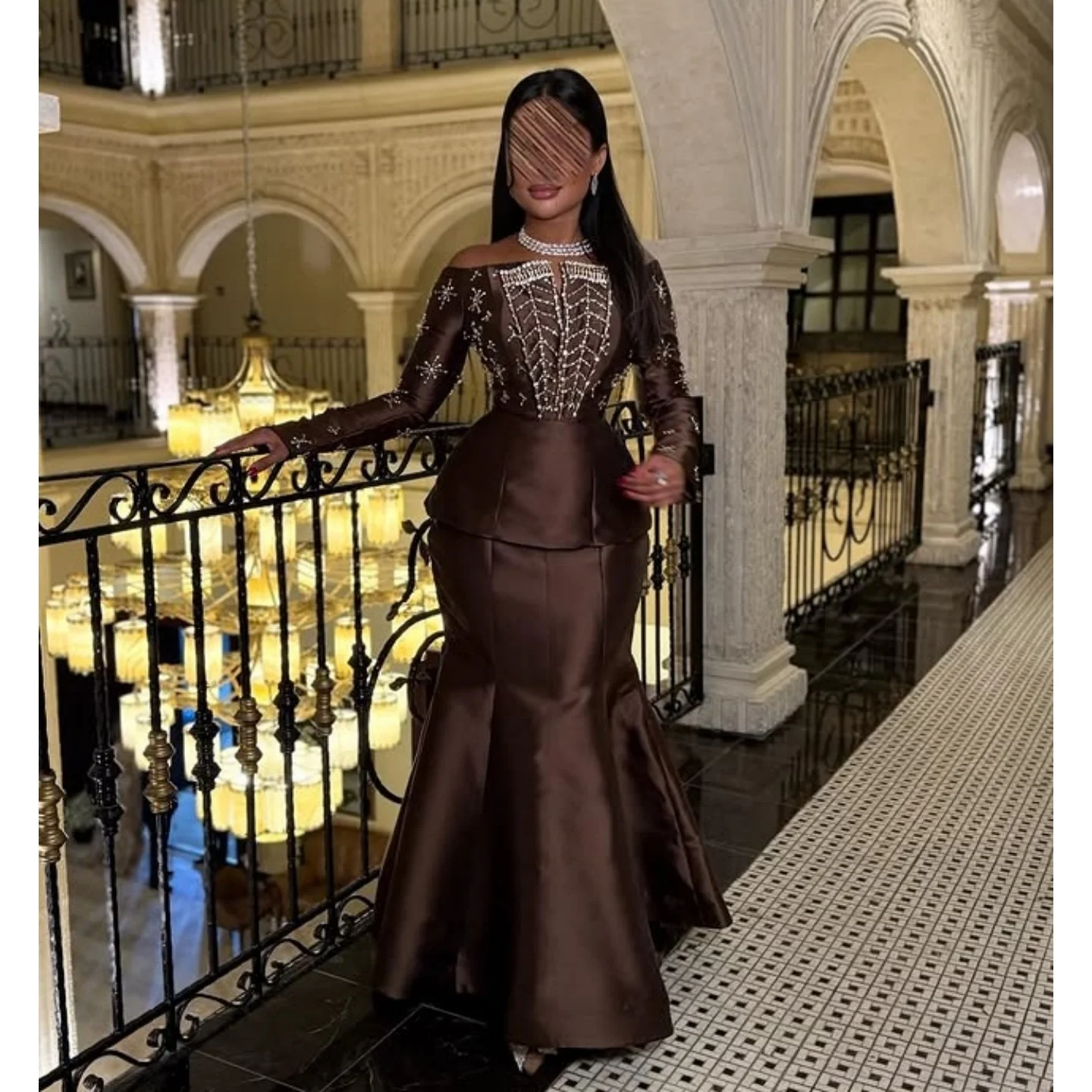 

Elegant Vintage Brown Evening Dress Crystal Beads Prom Dress Long Sleeves Sexy Mermaid Customized Formal Occasion Party Gowns