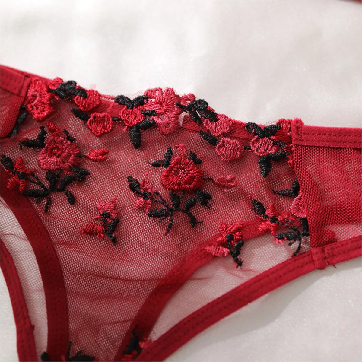 Embroidered Print Brassiere Lingerie Sexy Set Womens Underwear Exotic Emotional Bra Set G-string Women\'s Push Up Thin Bralette