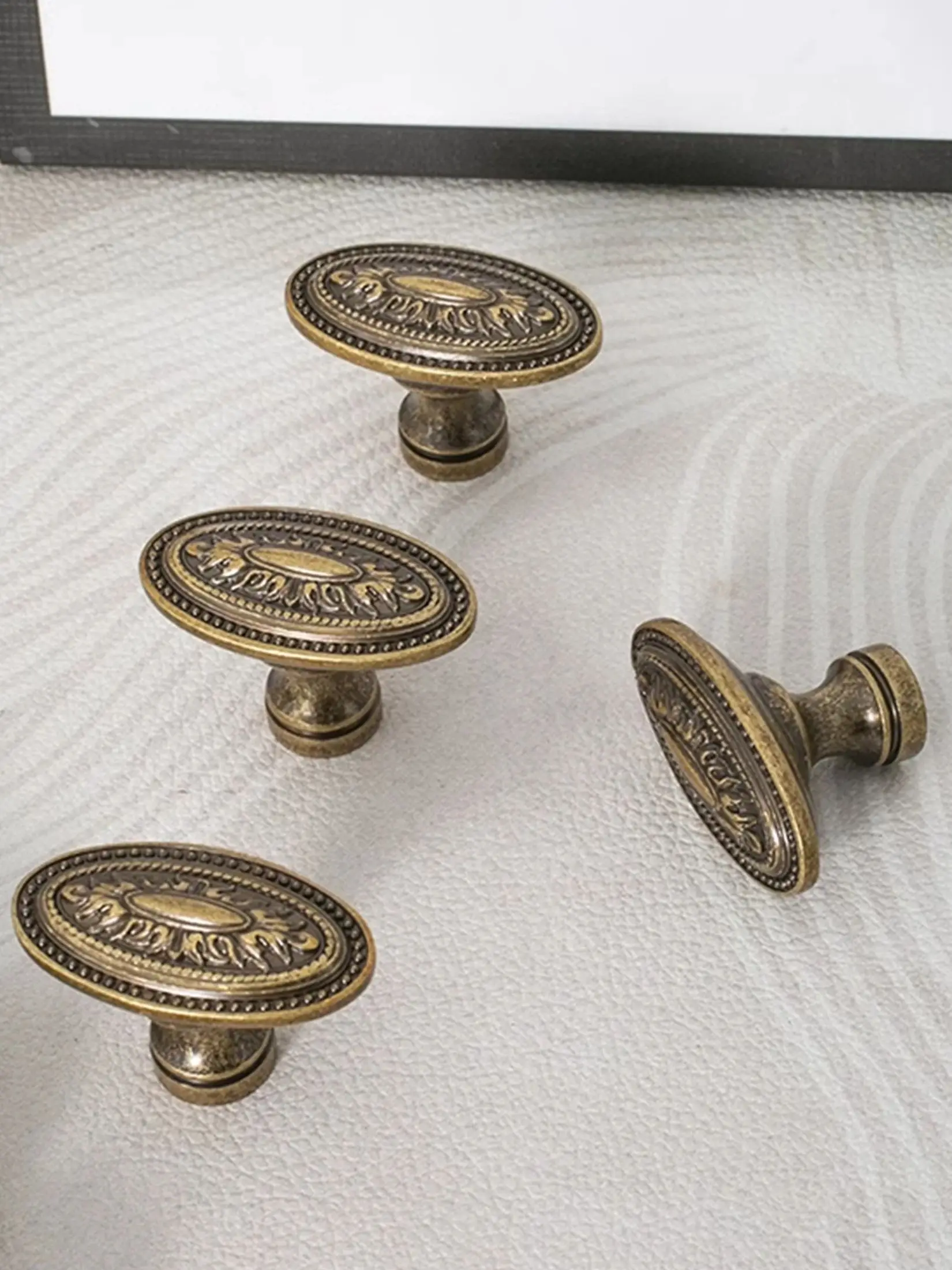 European Cabinet Door Handles Gold/Chrome Carving Drawer Knobs Elegant Decor Wardrobe Cupboard Pulls Luxury Kitchen Accessories