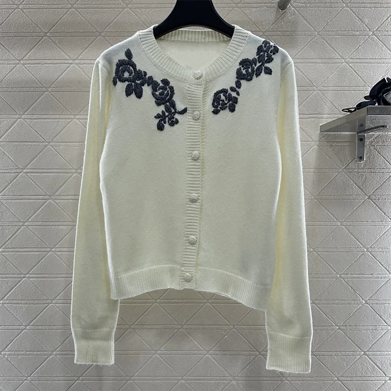

High-quality women's knitwear floral embroidery single-button cardigan sweater popular classical clothes 2592619