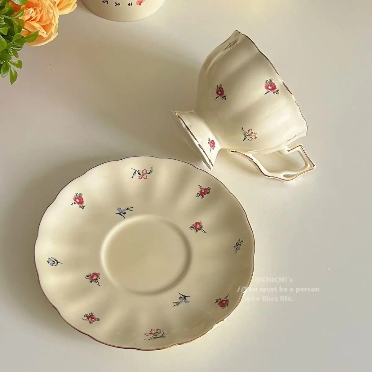 セラミックティーカップとプレートセット,絶妙なアフタヌーンティー,コーヒーカップ,クリームカラー,美容,家庭用カップ,誕生日プレゼント,250ml