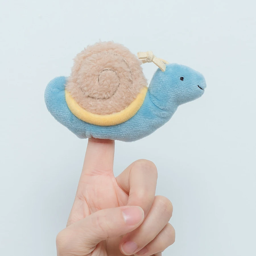 Kawaii Mini Animal Snail Hand Puppets for Baby Kids Puzzle Caterpillar Worm Butterfly Finger Puppet in the Gardon